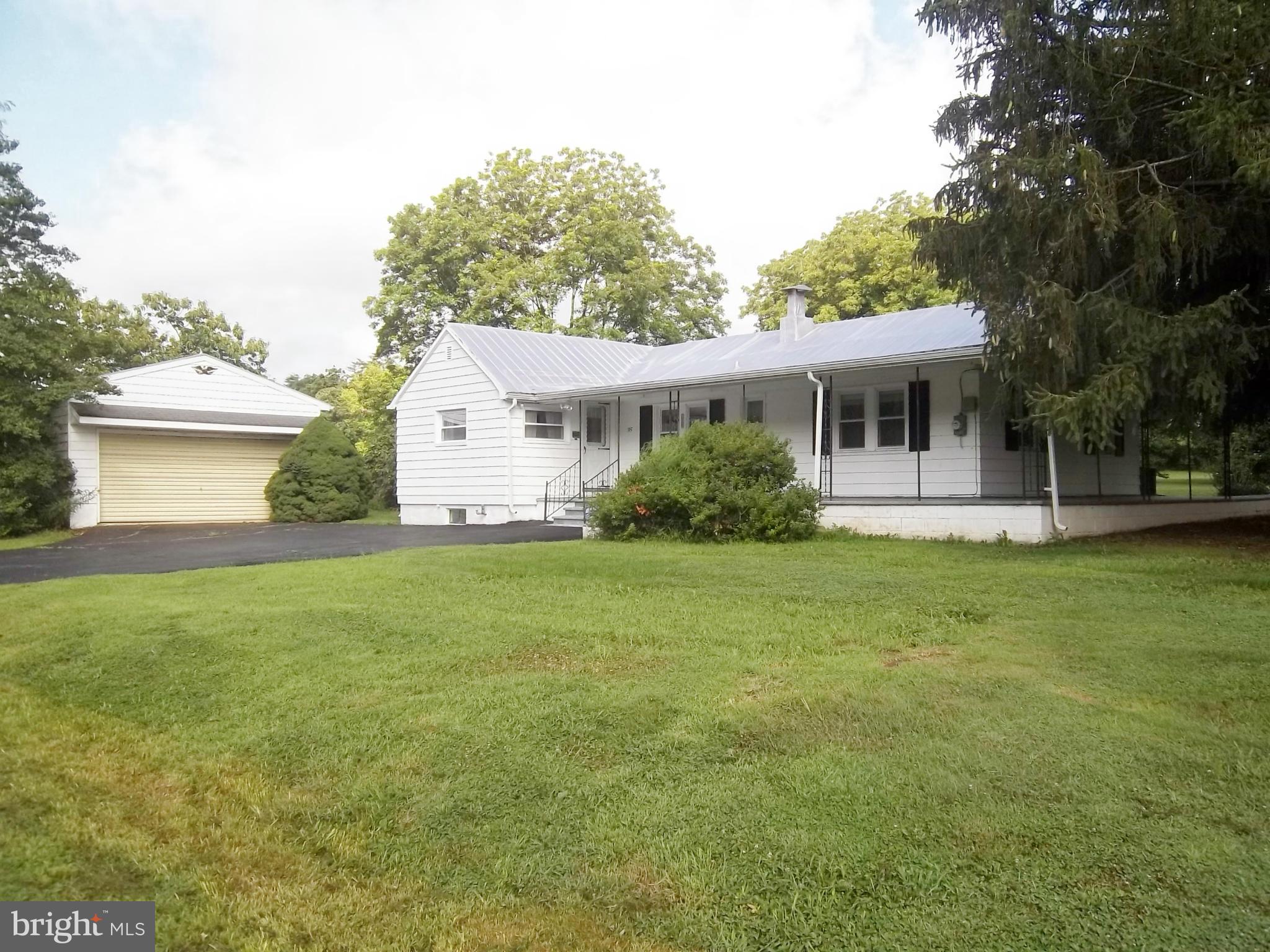 Detached Garage
