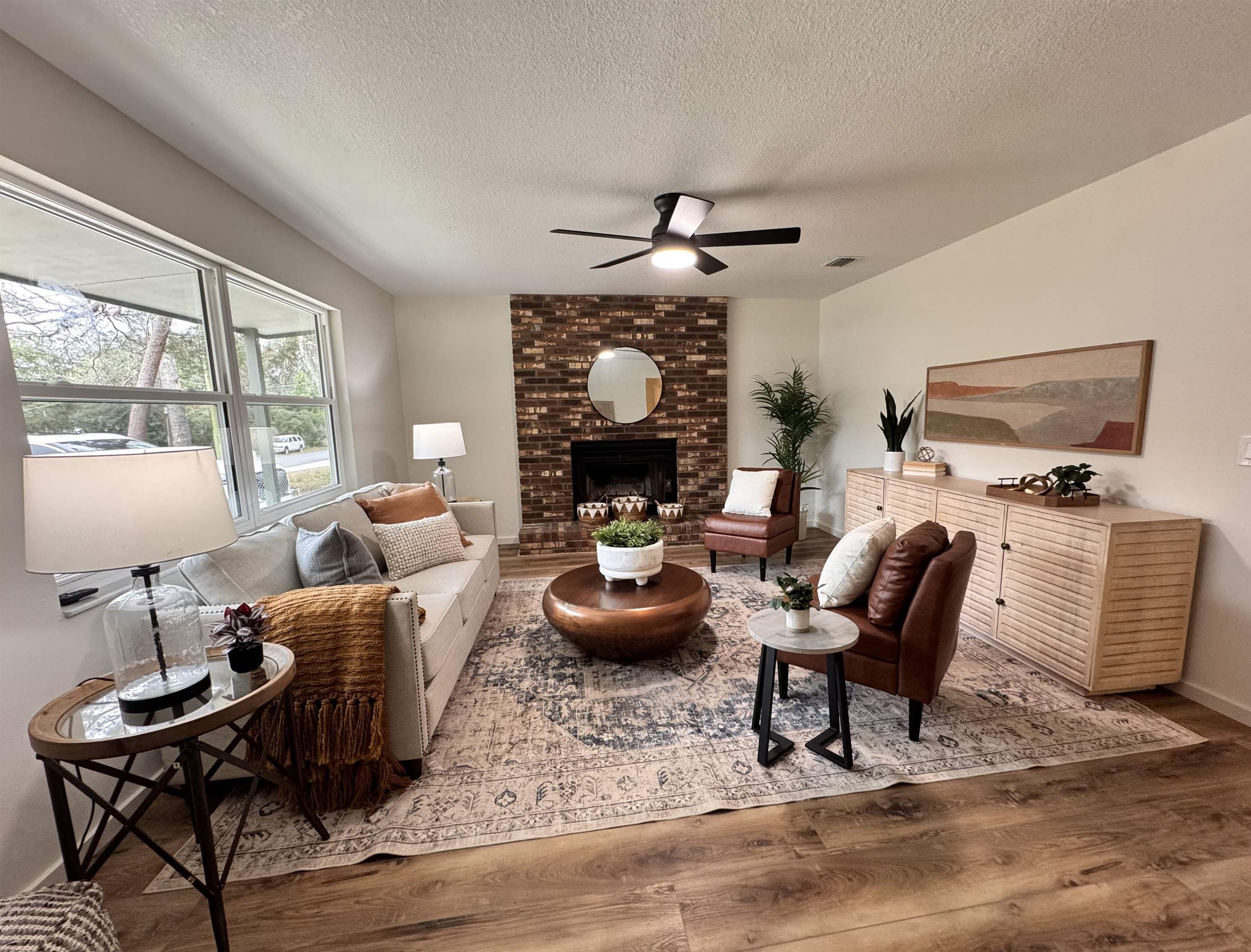 226 Jasmine Road St. Augustine, FL 32086 - Photo 3 of 20 a living room with furniture and wooden floor
