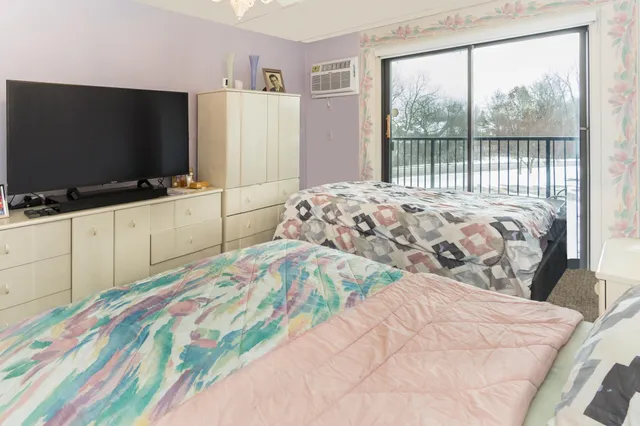 $249,000 | 10411 Cedar Lake Road, Unit 301, Minnetonka, MN 55305