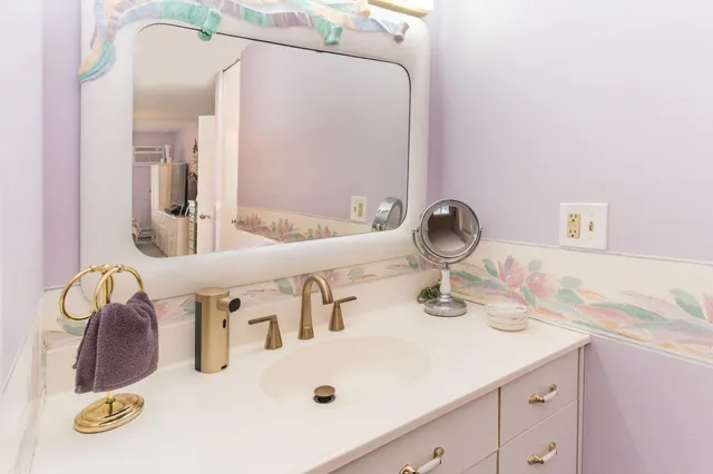 $249,000 | 10411 Cedar Lake Road, Unit 301, Minnetonka, MN 55305