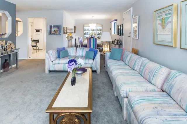 $249,000 | 10411 Cedar Lake Road, Unit 301, Minnetonka, MN 55305