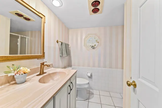 $279,900 | 13335 Watertown Plank Road, Unit 211, Elm Grove, WI 53122