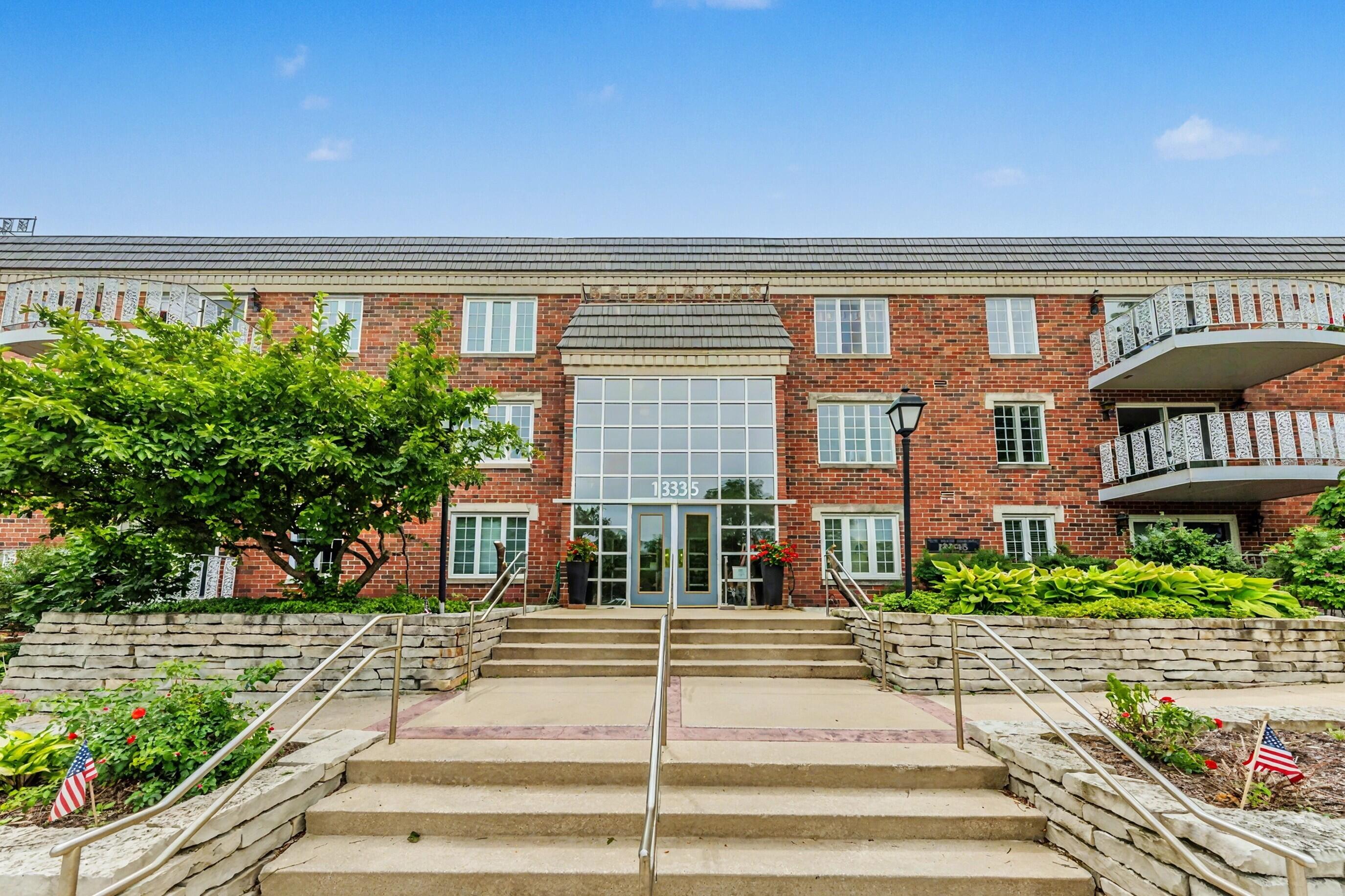 13335 Watertown Plank Road, Unit 211 Elm Grove, WI 53122 - Photo 28 of 29 DOY_3550