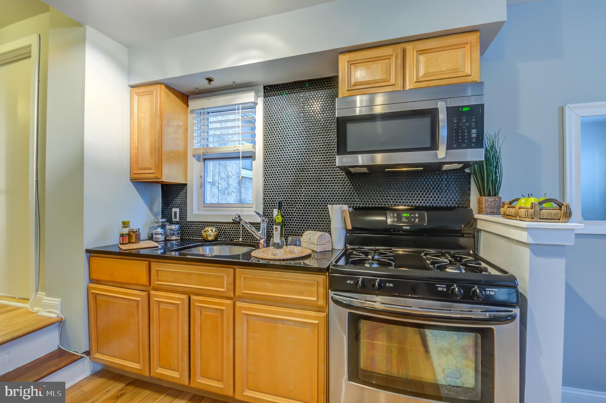 2124 Christian Street, Unit B Philadelphia, PA 19146 - Photo 4 of 20