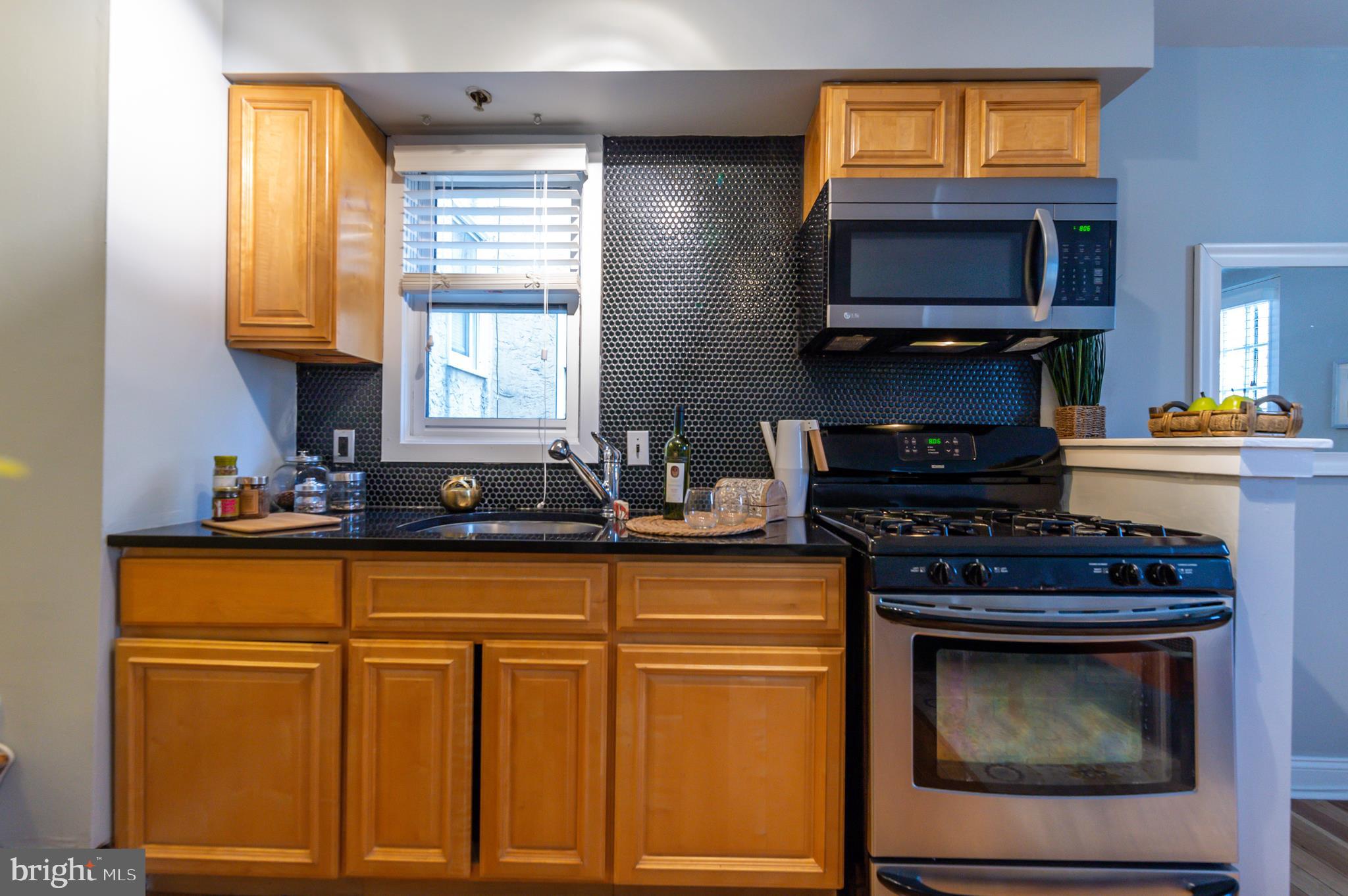 2124 Christian Street, Unit B Philadelphia, PA 19146 - Photo 5 of 20