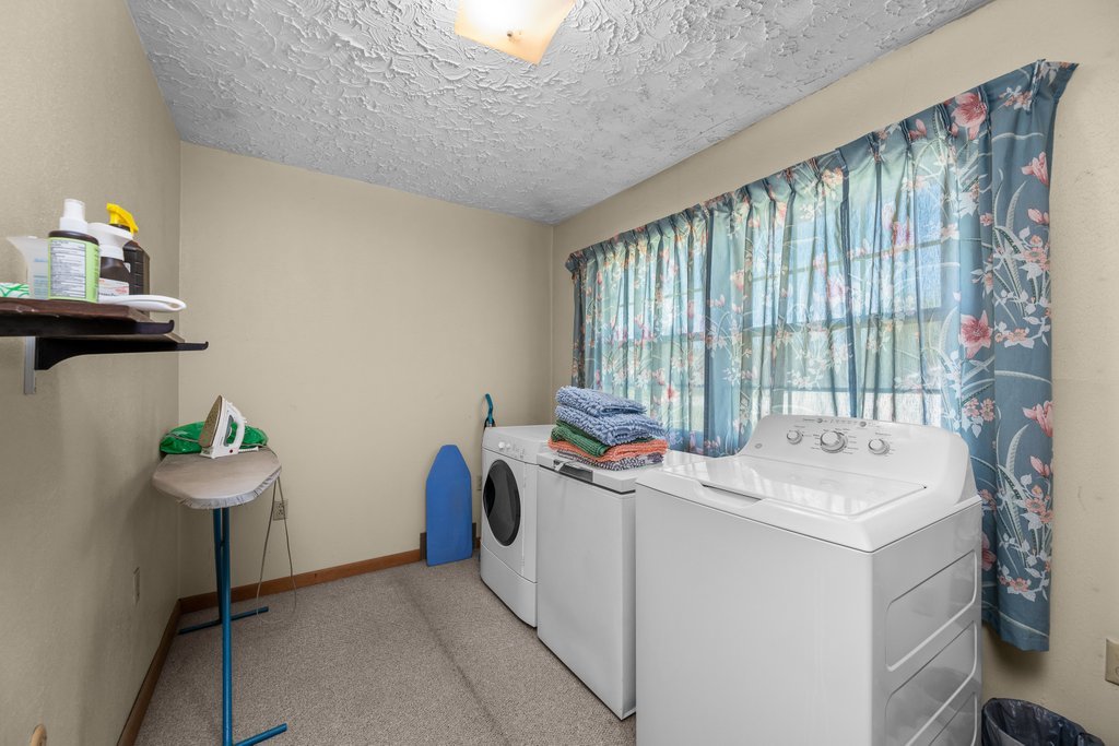 11213 22nd Street Milan, IL 61264 - Photo 28 of 36 a utility room with dryer and washer