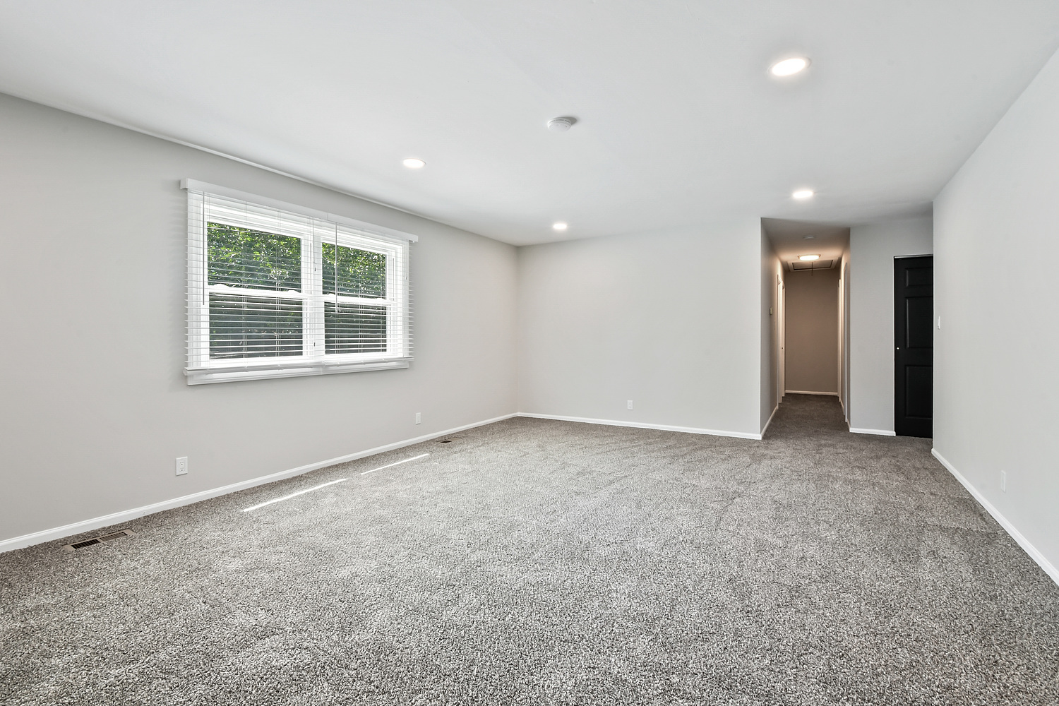 135 Thornhurst Road Bolingbrook, IL 60440 - Photo 8 of 15 an empty room with a window