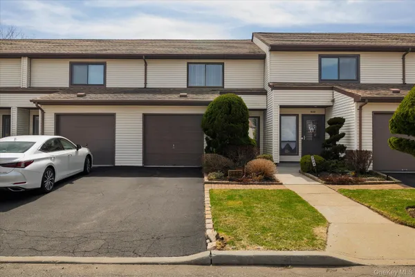 $625,000 | 100 Daly Boulevard, Unit 2005, Oceanside, NY 11572