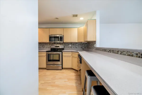 $625,000 | 100 Daly Boulevard, Unit 2005, Oceanside, NY 11572