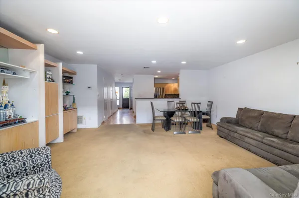 $625,000 | 100 Daly Boulevard, Unit 2005, Oceanside, NY 11572