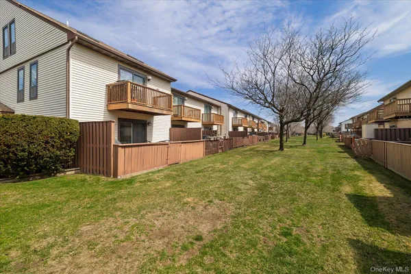 $625,000 | 100 Daly Boulevard, Unit 2005, Oceanside, NY 11572