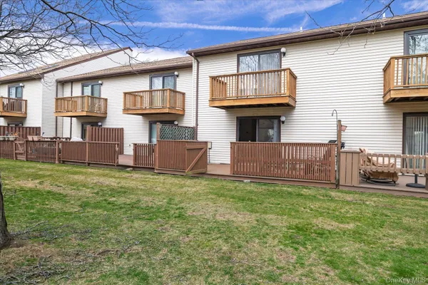 $625,000 | 100 Daly Boulevard, Unit 2005, Oceanside, NY 11572