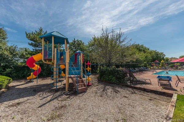 $625,000 | 100 Daly Boulevard, Unit 2005, Oceanside, NY 11572