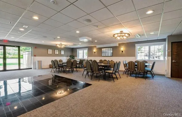 $625,000 | 100 Daly Boulevard, Unit 2005, Oceanside, NY 11572