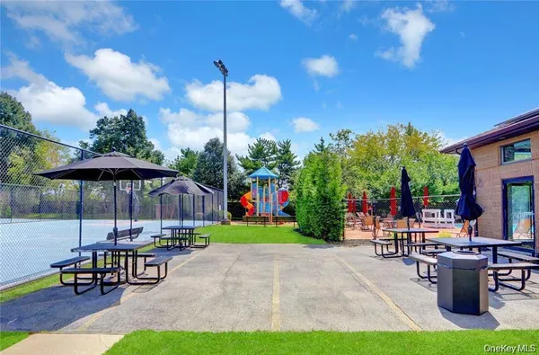 $625,000 | 100 Daly Boulevard, Unit 2005, Oceanside, NY 11572