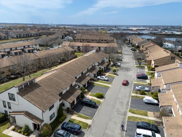 $625,000 | 100 Daly Boulevard, Unit 2005, Oceanside, NY 11572