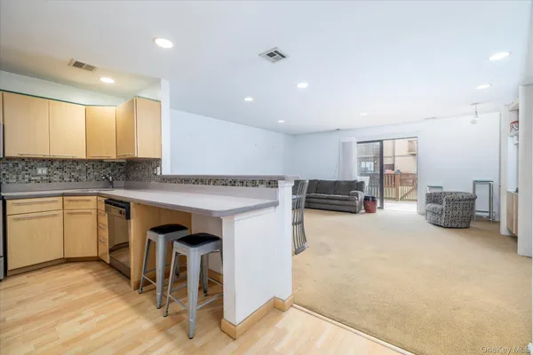 $625,000 | 100 Daly Boulevard, Unit 2005, Oceanside, NY 11572