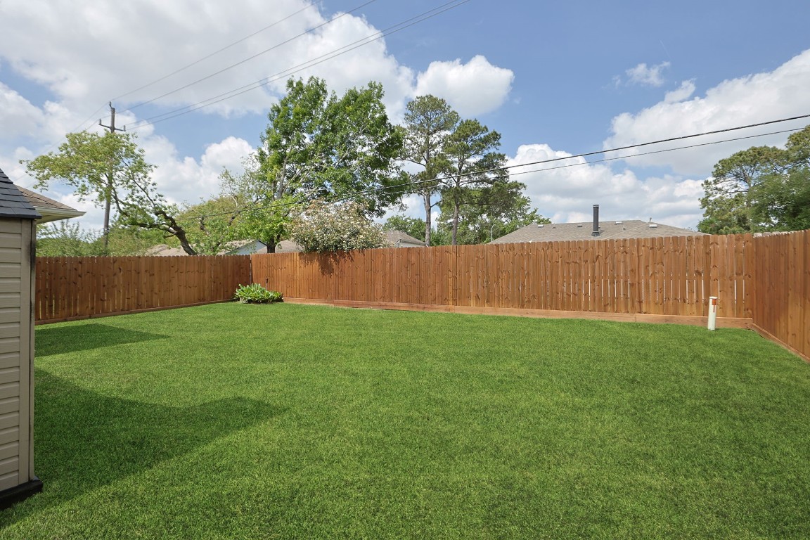 5318 Wisteria Brook Lane Spring, TX 77379 - Photo 39 of 50 a view of yard with green space