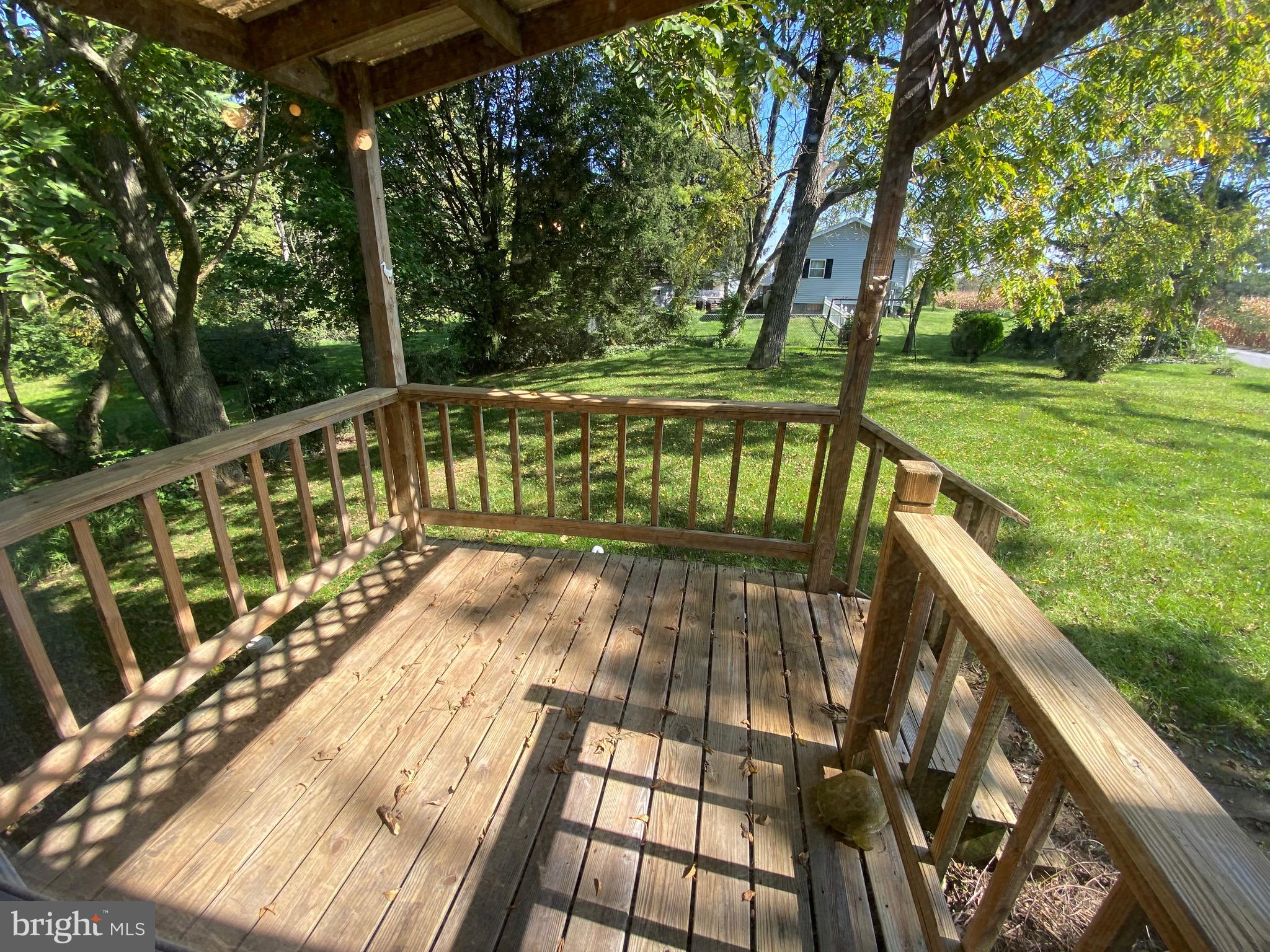 17 Commons Road Kutztown, PA 19530 - Photo 3 of 10 Covered Deck