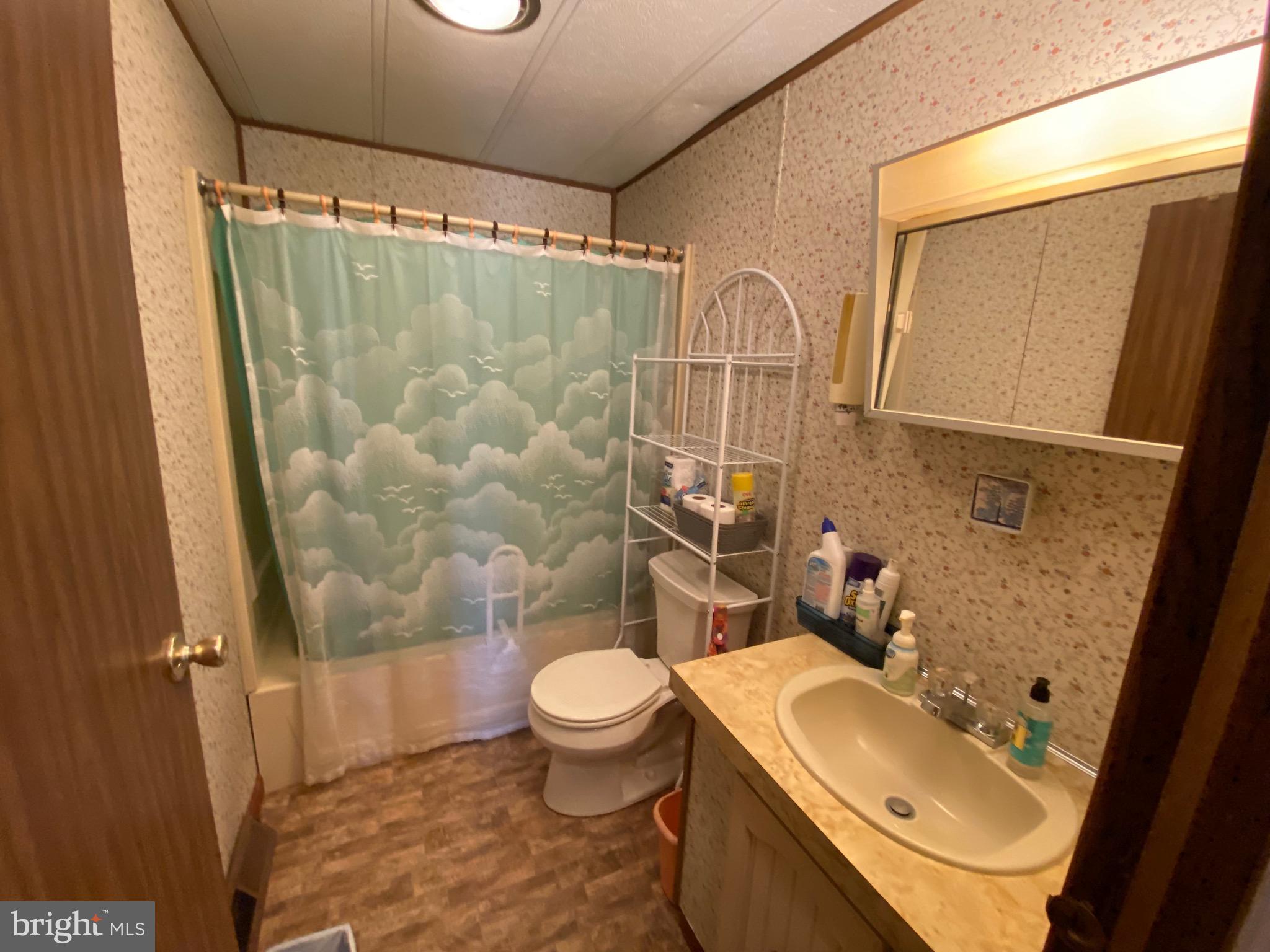 17 Commons Road Kutztown, PA 19530 - Photo 9 of 10 Full Bath