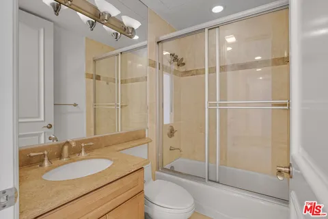 $9,500 | 132 South Maple Drive, Unit 201, Beverly Hills, CA 90212