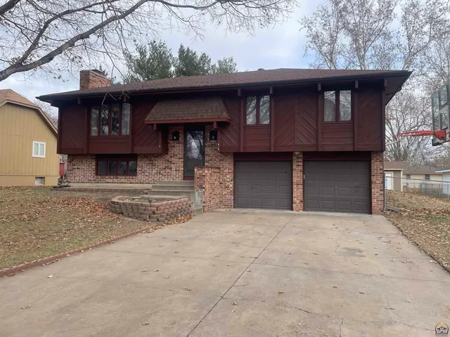 $339,000 | 416 Aquarius Street, Silver Lake, KS 66539