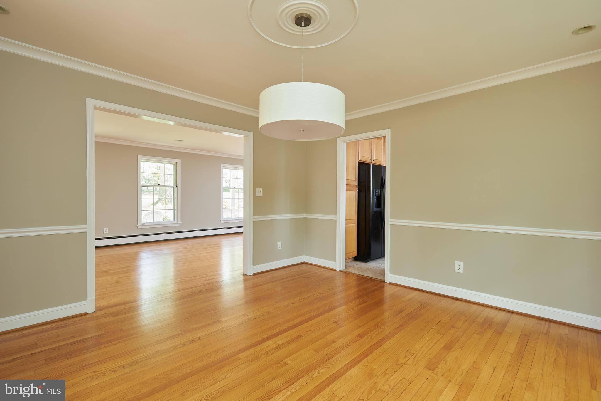 9919 Meriden Road Potomac, MD 20854 - Photo 11 of 48 Gallery Image 11