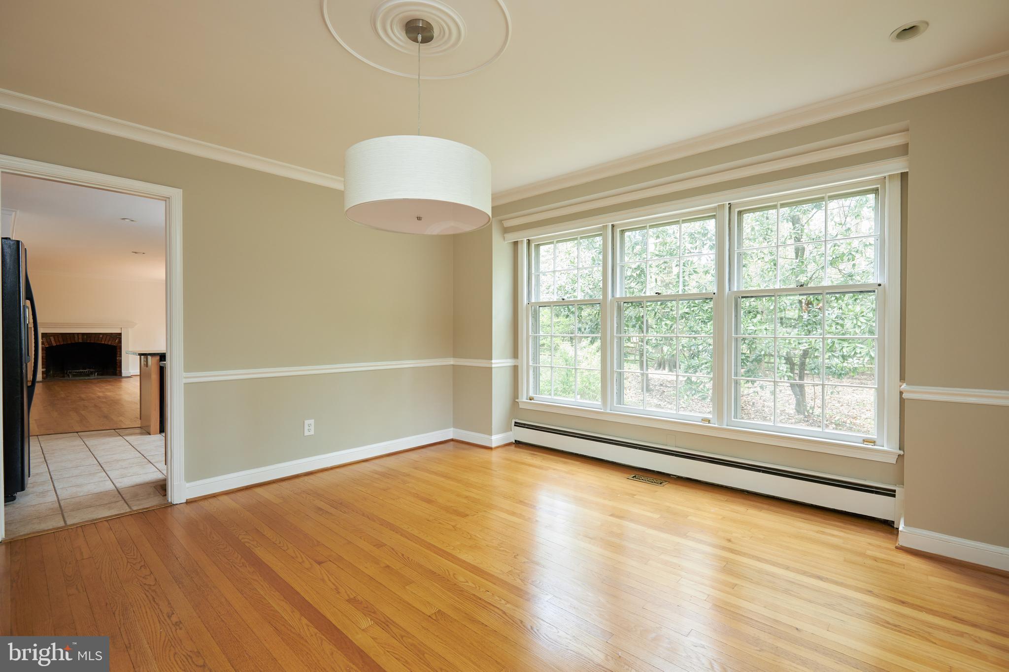 9919 Meriden Road Potomac, MD 20854 - Photo 12 of 48 Gallery Image 12