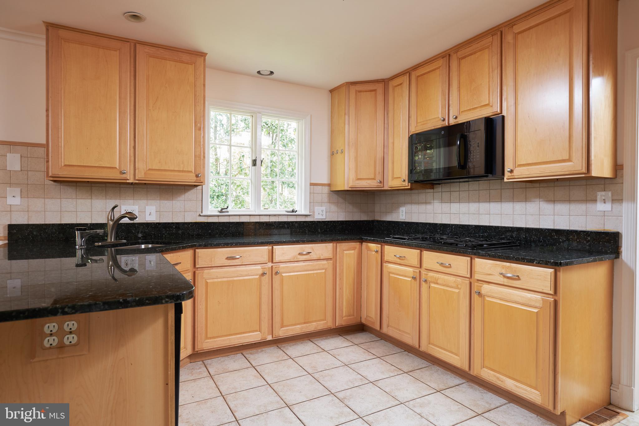 9919 Meriden Road Potomac, MD 20854 - Photo 15 of 48 Gallery Image 15
