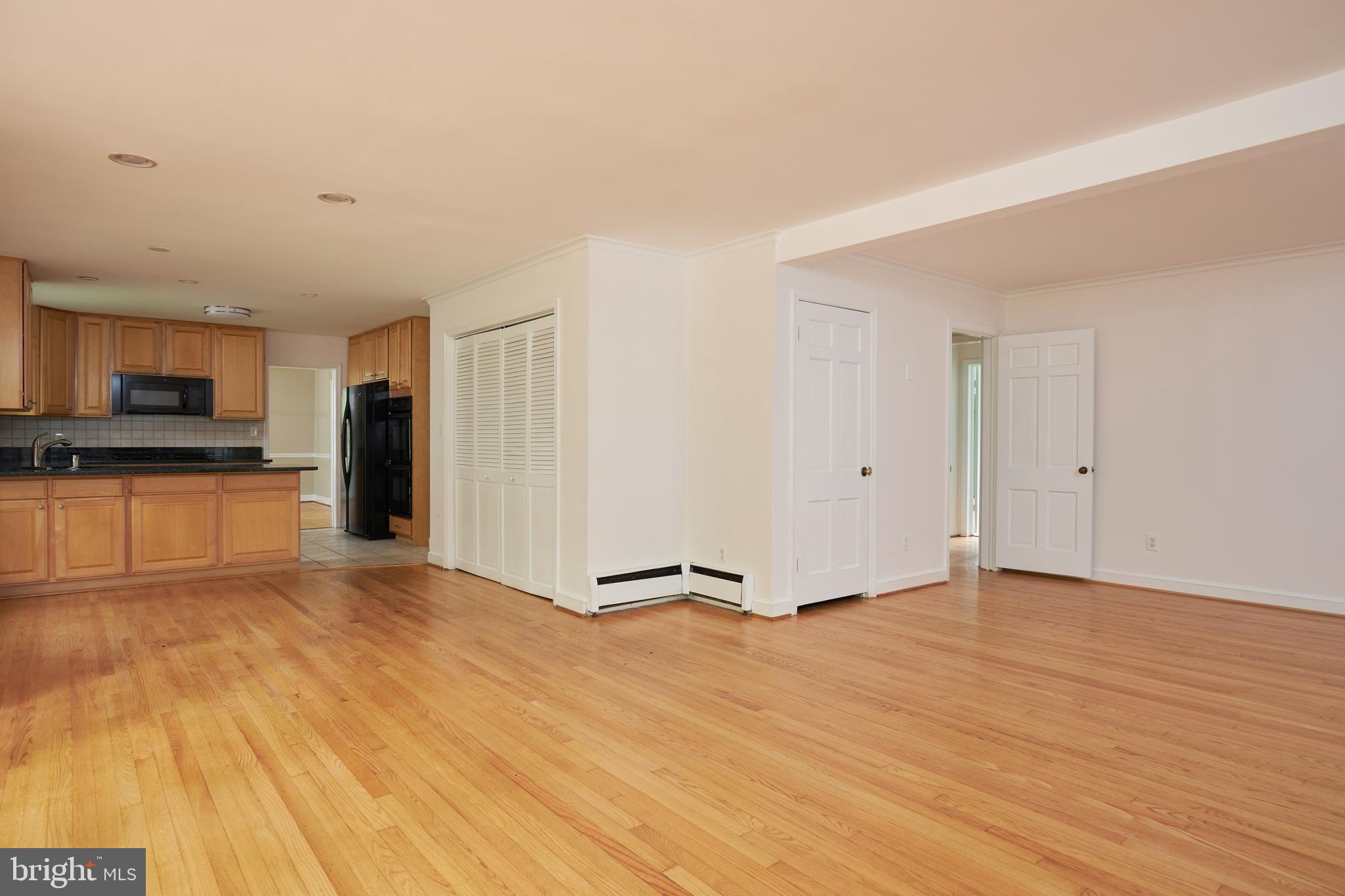 9919 Meriden Road Potomac, MD 20854 - Photo 21 of 48 Gallery Image 21