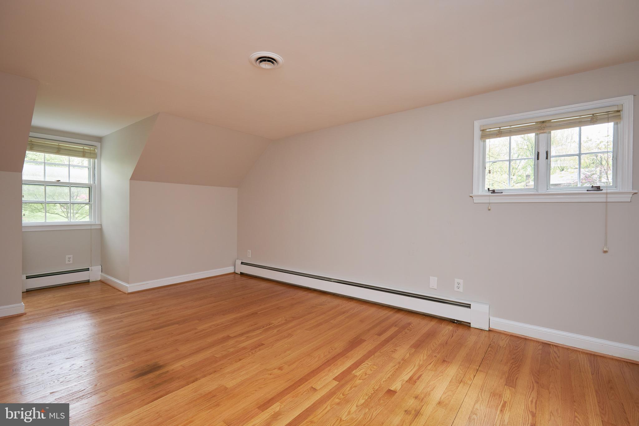 9919 Meriden Road Potomac, MD 20854 - Photo 25 of 48 Gallery Image 25
