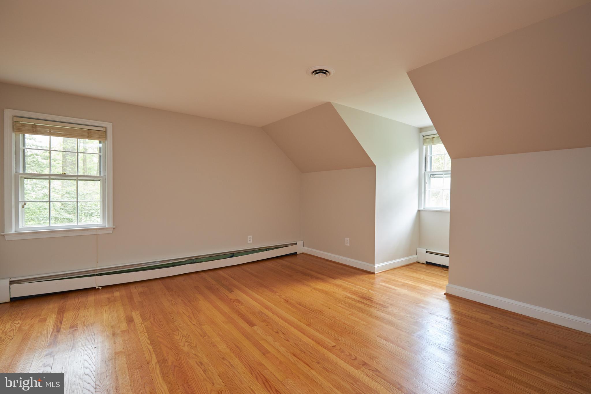 9919 Meriden Road Potomac, MD 20854 - Photo 33 of 48 Gallery Image 33