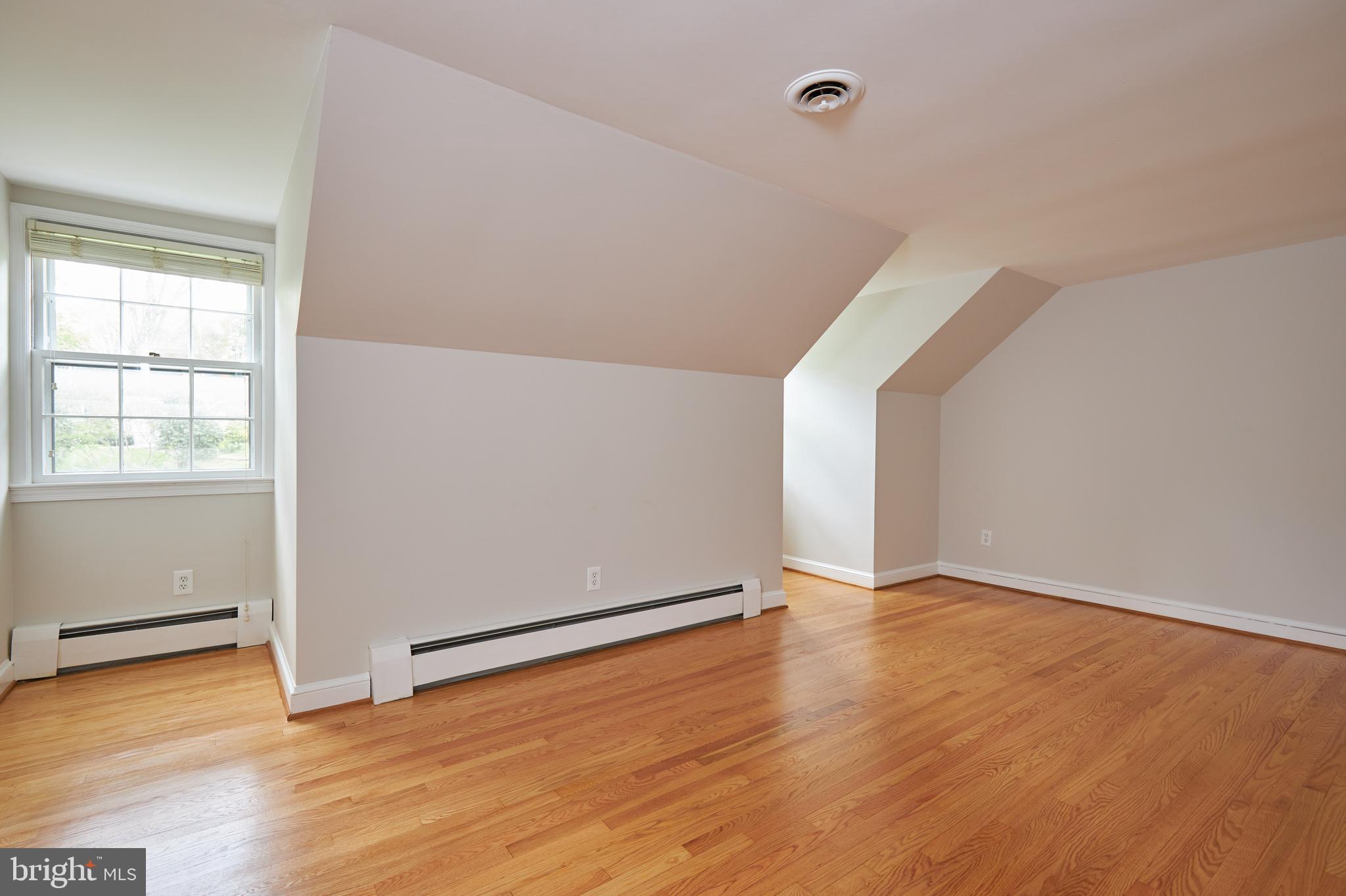 9919 Meriden Road Potomac, MD 20854 - Photo 35 of 48 Gallery Image 35