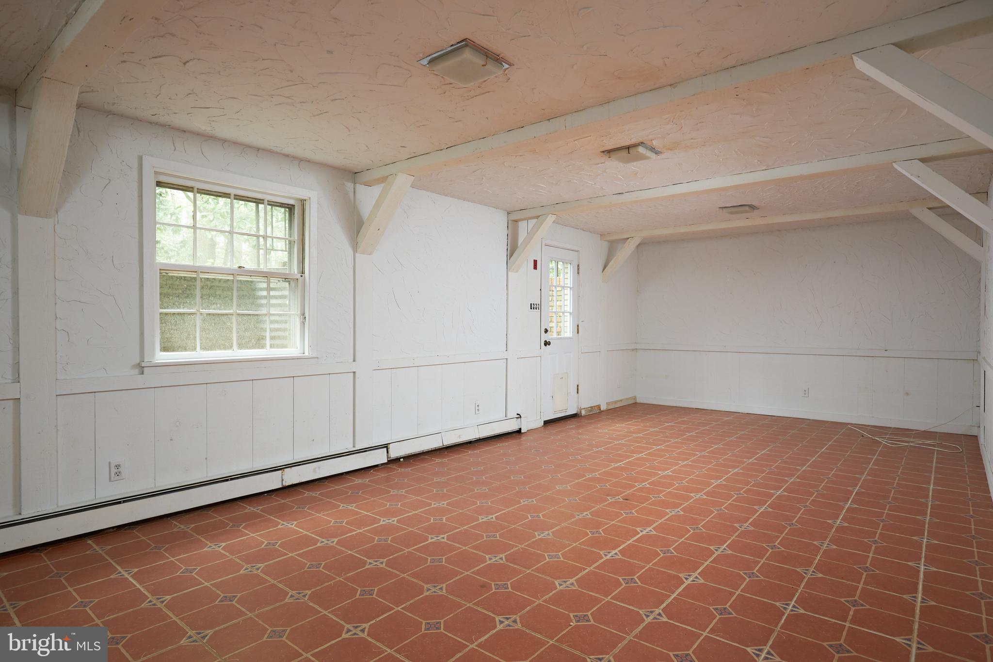 9919 Meriden Road Potomac, MD 20854 - Photo 37 of 48 Gallery Image 37