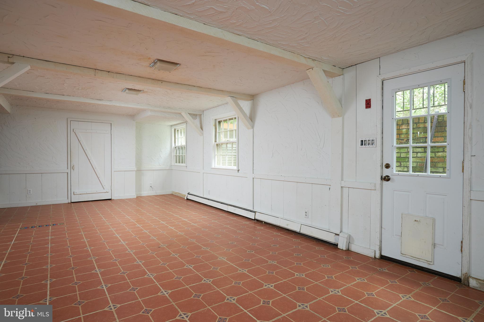 9919 Meriden Road Potomac, MD 20854 - Photo 38 of 48 Gallery Image 38