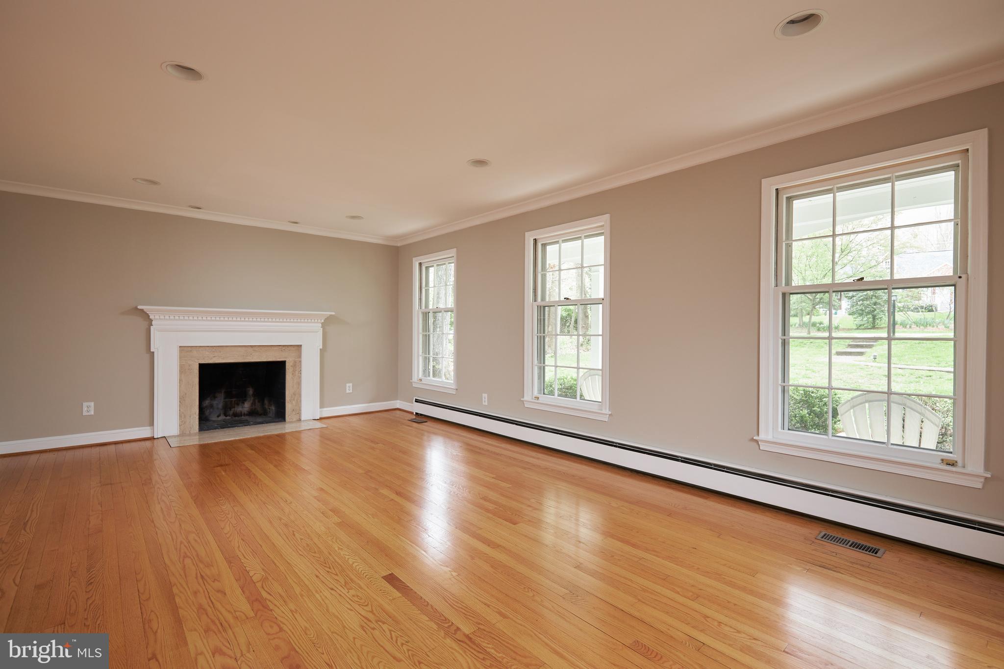 9919 Meriden Road Potomac, MD 20854 - Photo 7 of 48 Gallery Image 7