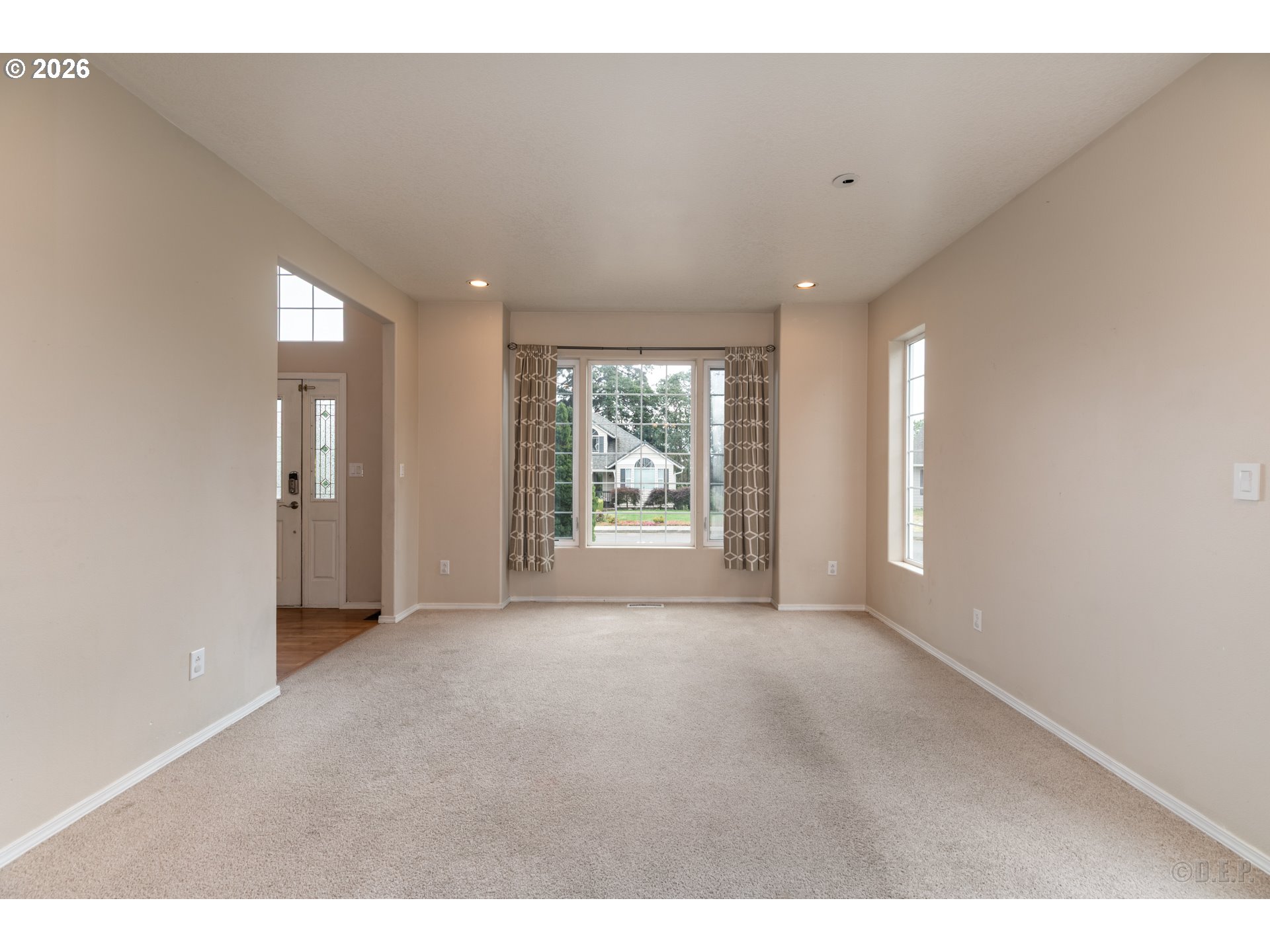 59992 Ridgeway Loop St. Helens, OR 97051 - Photo 6 of 34 Living Room