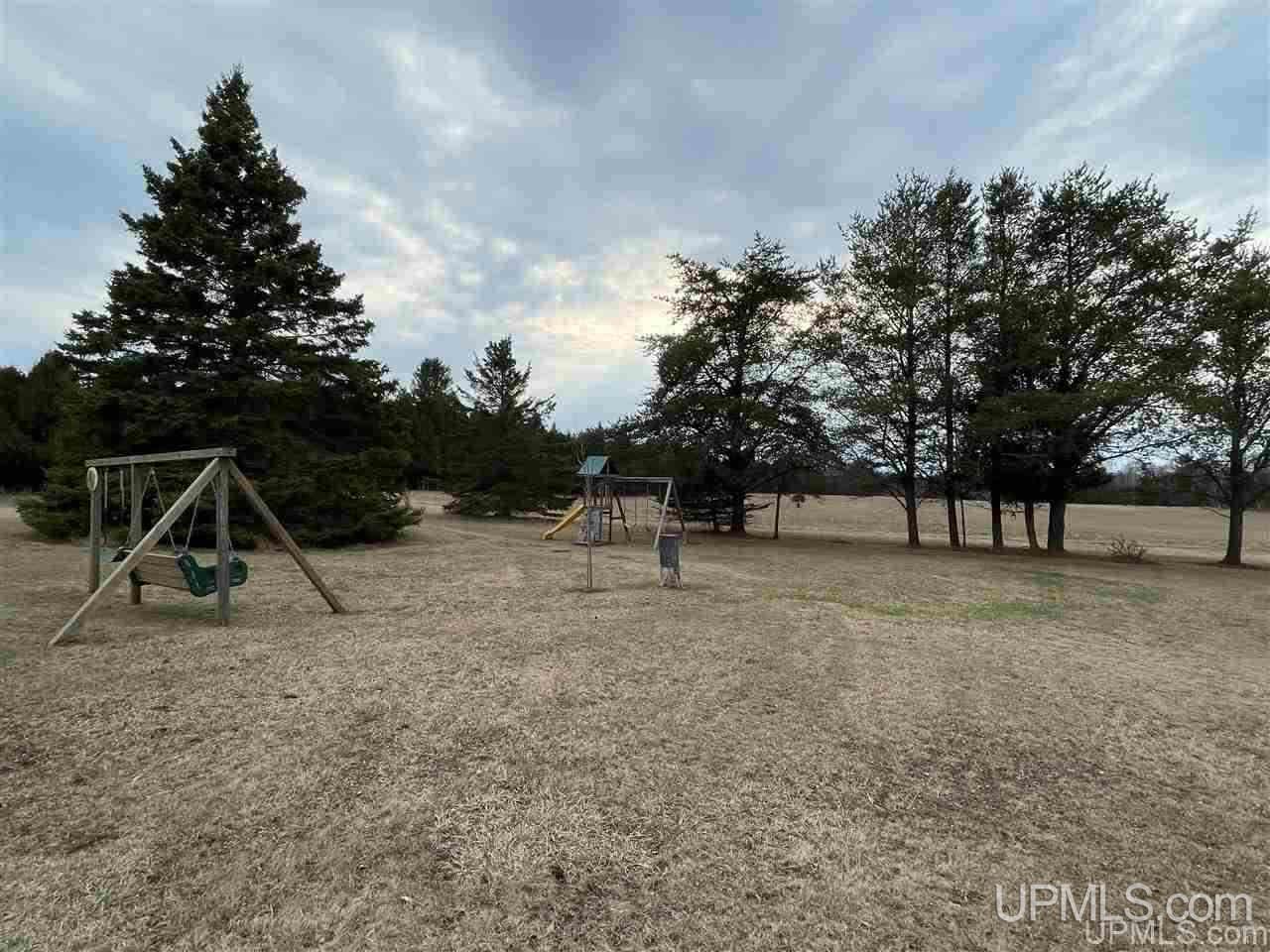 1109N Town Line Road Gulliver, MI 49840 - Photo 34 of 35