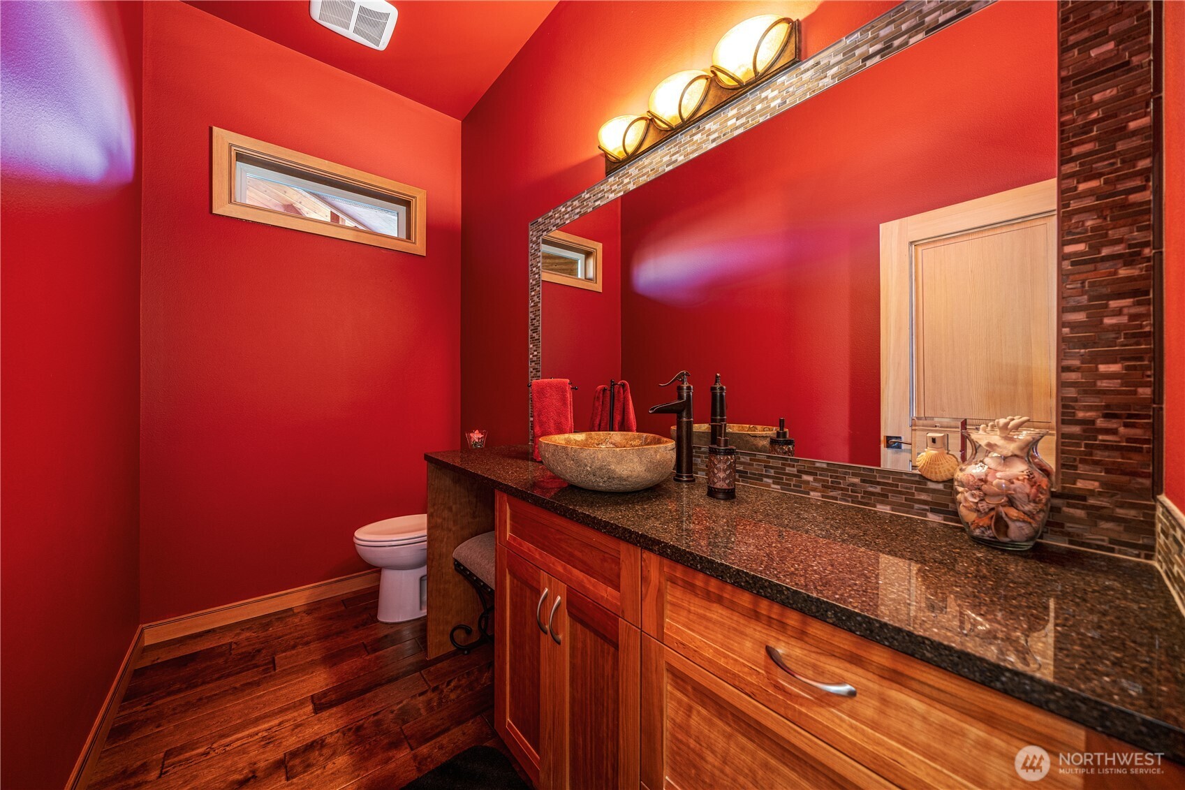 17 Vista Ridge Road Brewster, WA 98812 - Photo 19 of 40 a bathroom with a sink and a toilet