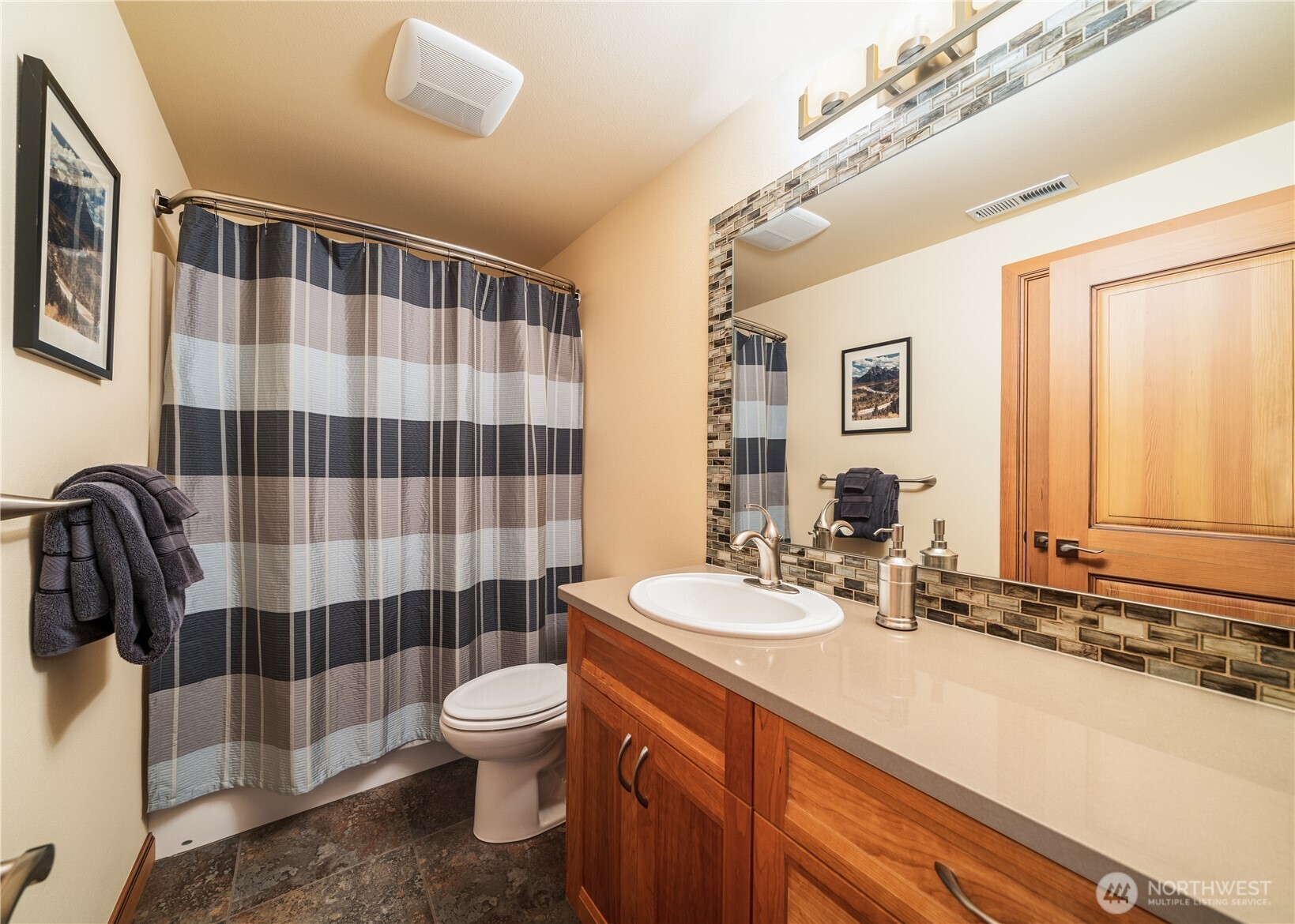 17 Vista Ridge Road Brewster, WA 98812 - Photo 28 of 40 a bathroom with a sink a toilet and shower