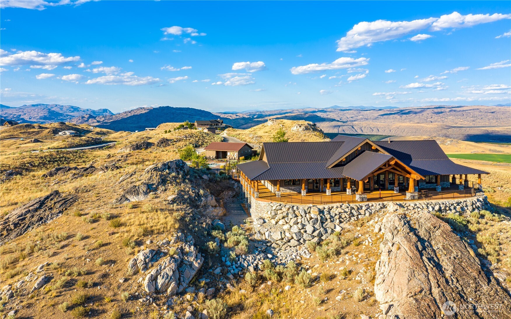 17 Vista Ridge Road Brewster, WA 98812 - Photo 32 of 40 a view of a house with a ocean view