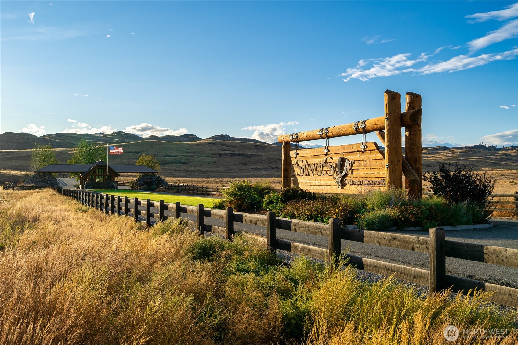 17 Vista Ridge Road Brewster, WA 98812 - Photo 39 of 40 a view of a chairs and table in the patio
