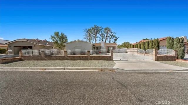 $2,300 | 14676 Coolglen Drive, Helendale, CA 92342