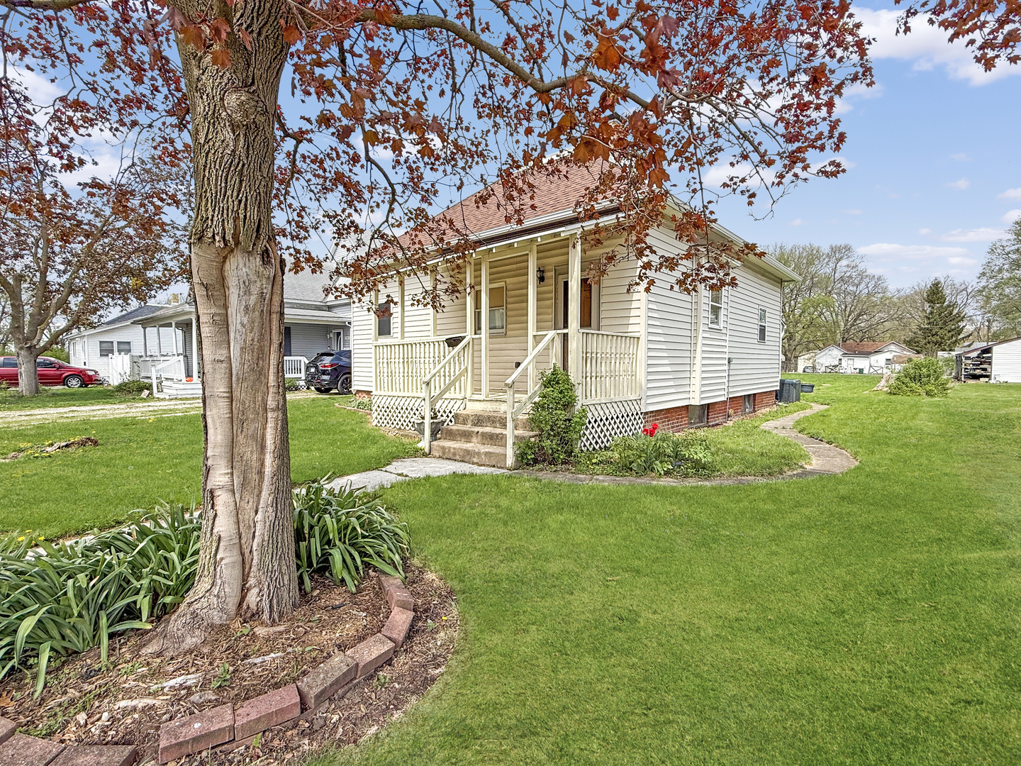 212 West Bodwell Avenue Rantoul, IL 61866 - Photo 2 of 15