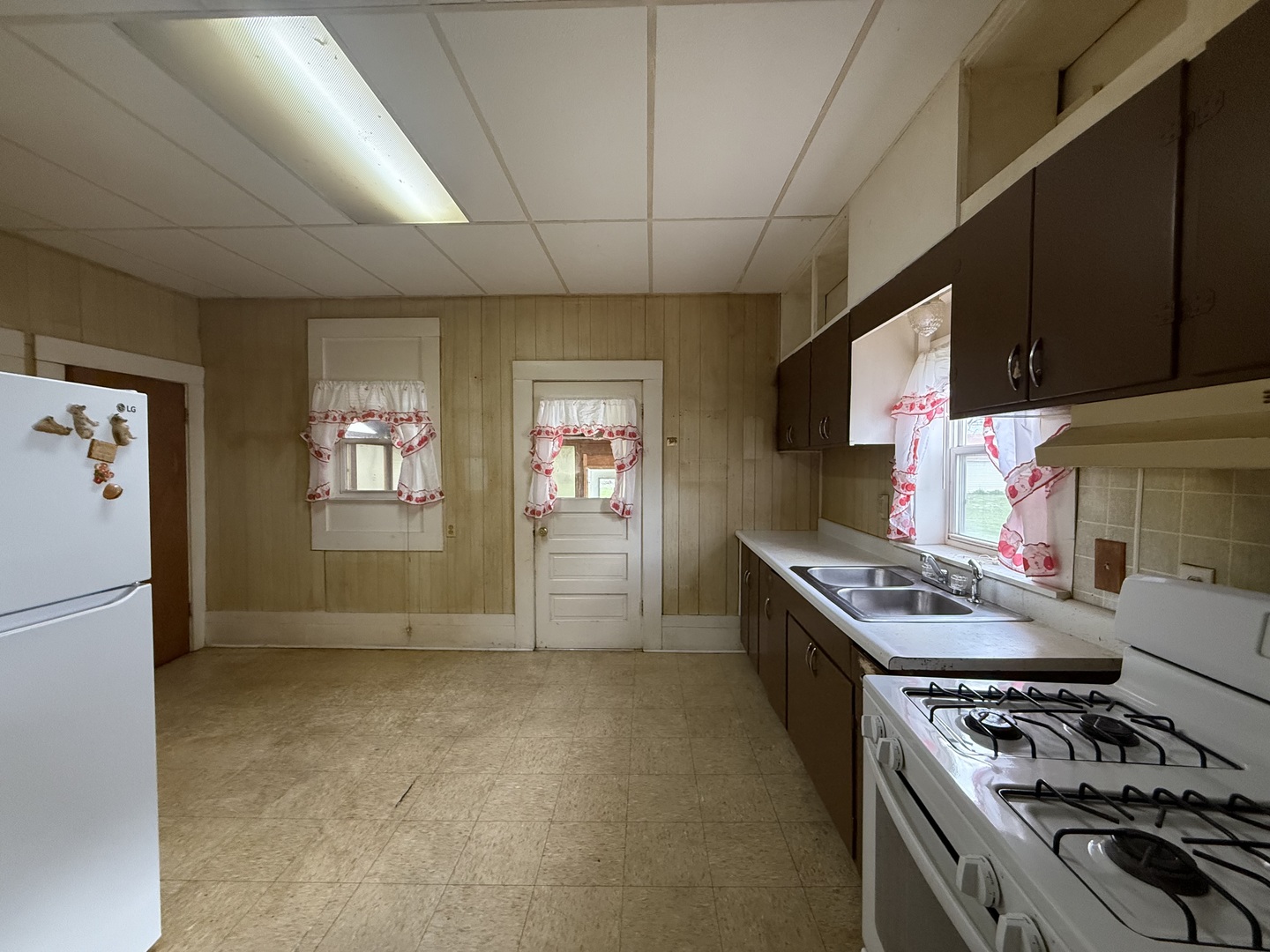 212 West Bodwell Avenue Rantoul, IL 61866 - Photo 4 of 15