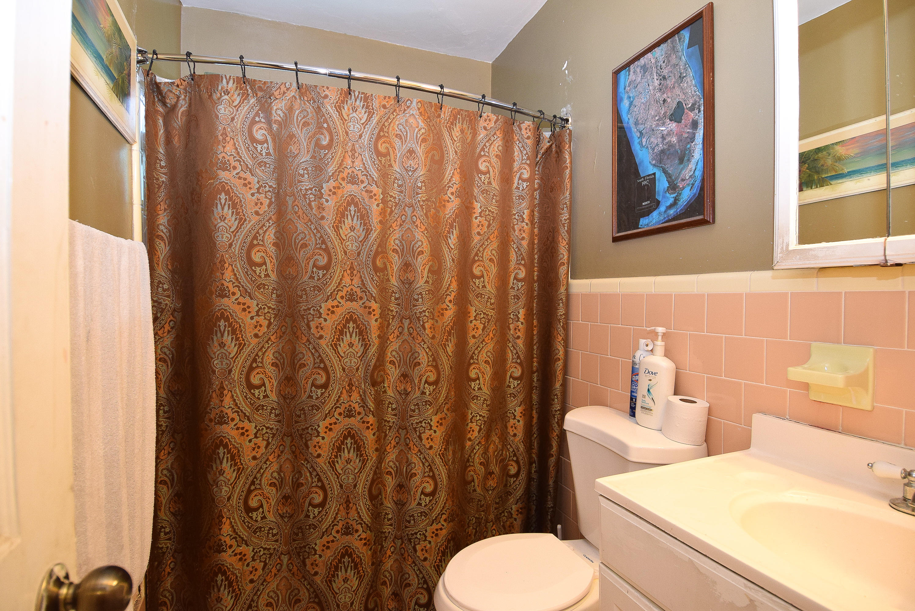 338 3rd Road Key Largo, FL 33037 - Photo 15 of 23 a bathroom with a sink and toilet