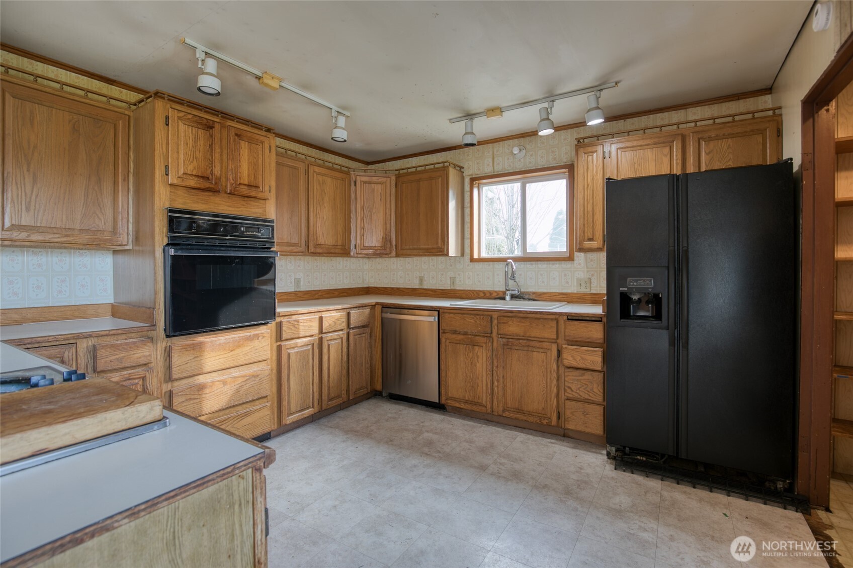 545 North 12th Street Elma, WA 98541 - Photo 2 of 35