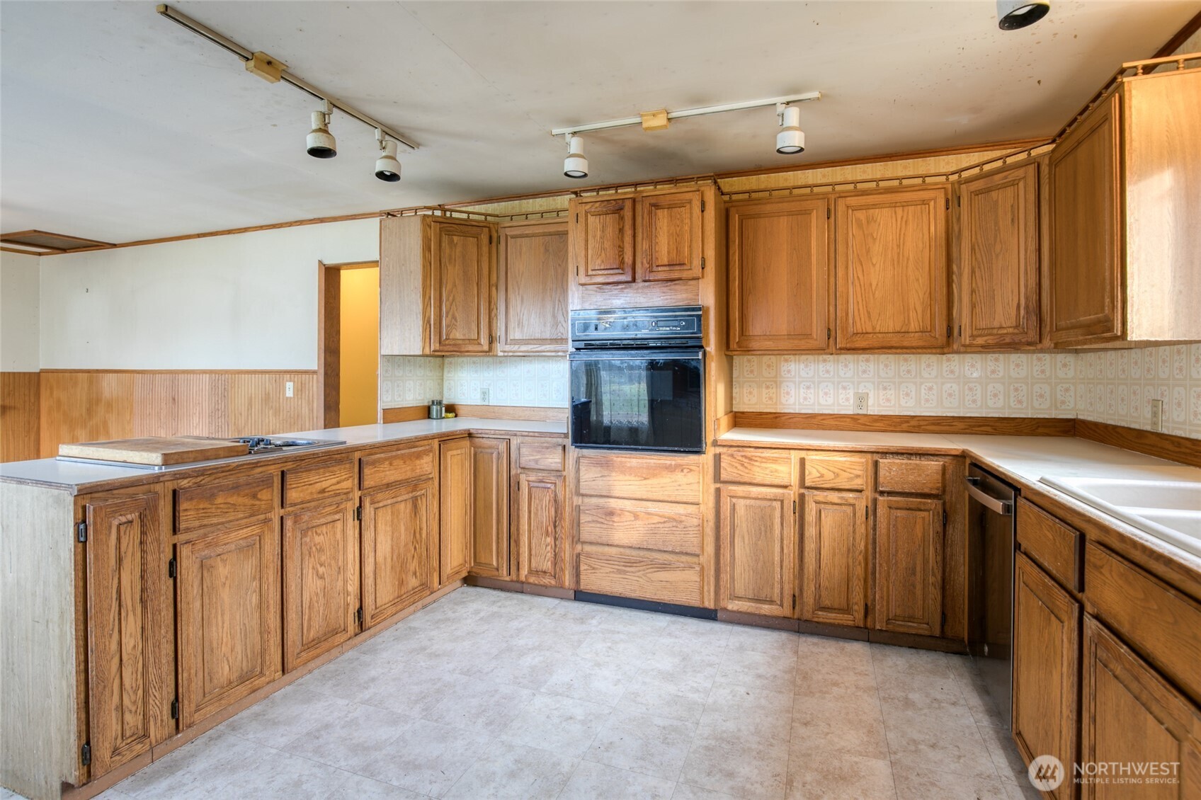 545 North 12th Street Elma, WA 98541 - Photo 3 of 35