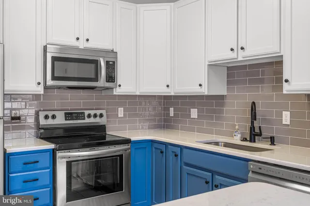 $425,000 | 38179 Greenport Lane, Ocean View, DE 19970