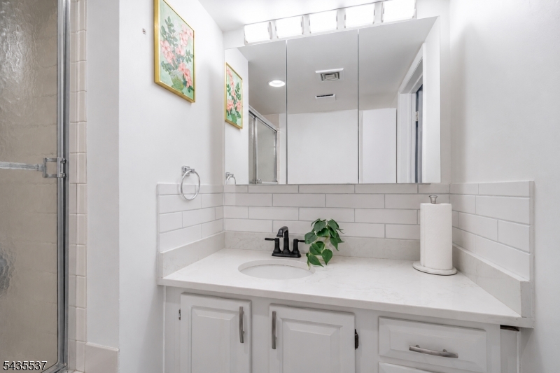 15 Boulder Run Road Paterson, NJ 07501 - Photo 16 of 29